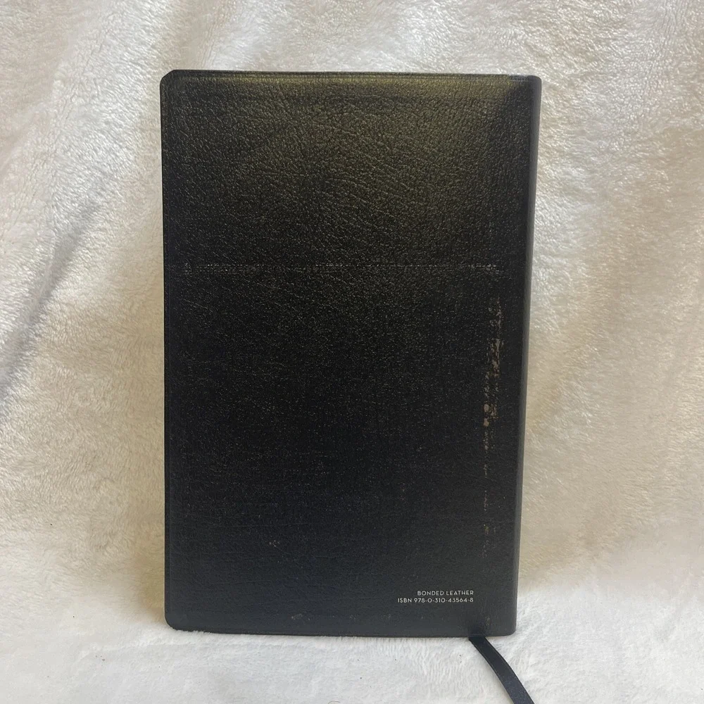 Zondervan NIV Holy Bible Black‎ Bonded Leather Personalized 9780310435648